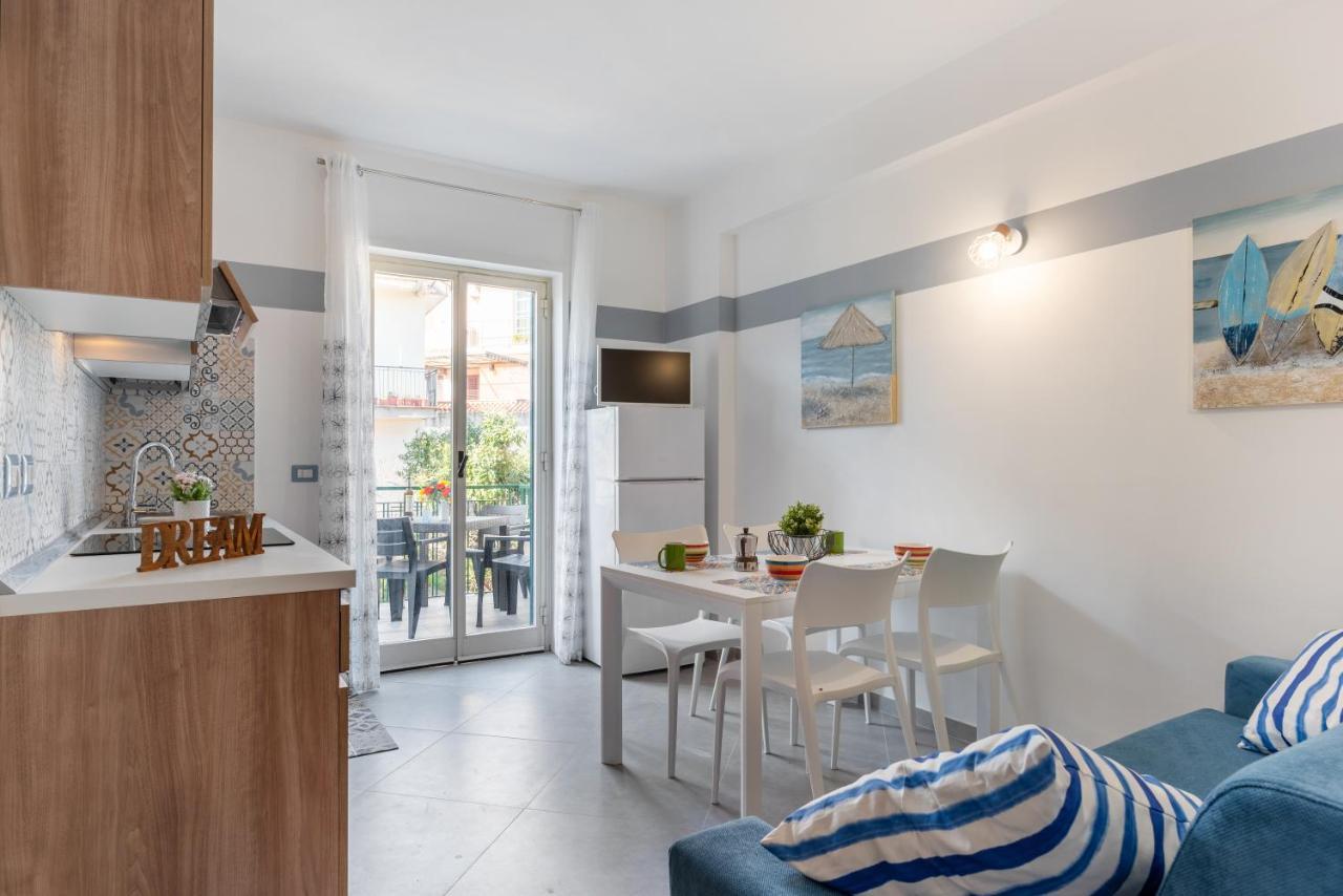 La Casa Di Tobia & Little Paradise Beach Apartments Джардіні-Наксос Екстер'єр фото